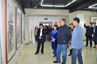 丹青頌時(shí)代，翰墨繪新程——濰坊學(xué)院舉辦“喜迎二十大 禮贊新時(shí)代 奮進(jìn)新征程”主題書(shū)畫(huà)作品展